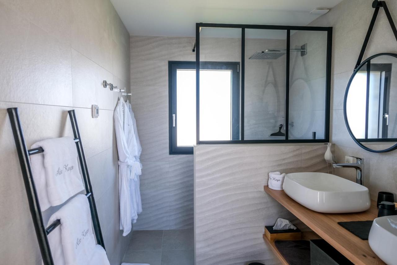 Suites By Aix Keys Avec Jacuzzi Privatif 5 Min Des Plages Fouras Saint-Laurent-de-la-Pree Exterior photo