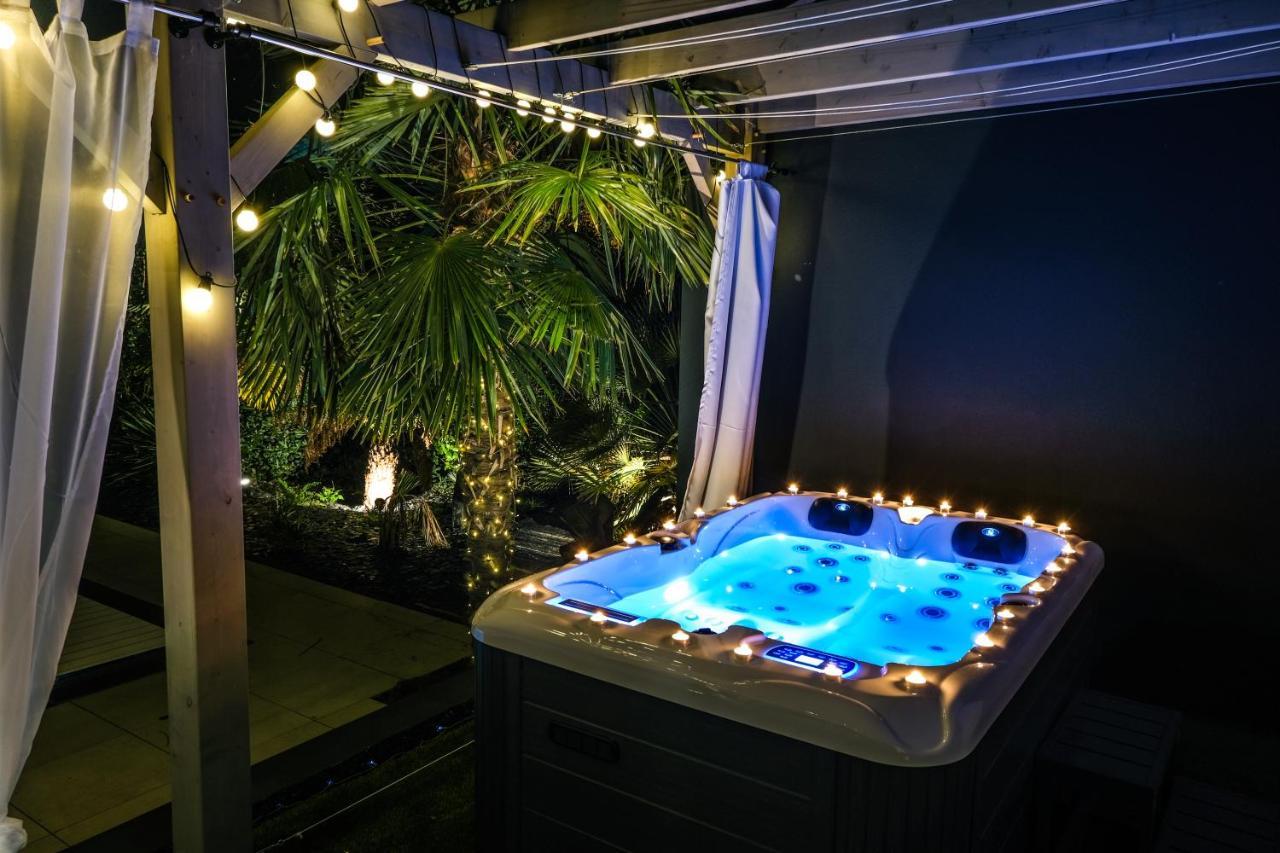 Suites By Aix Keys Avec Jacuzzi Privatif 5 Min Des Plages Fouras Saint-Laurent-de-la-Pree Exterior photo
