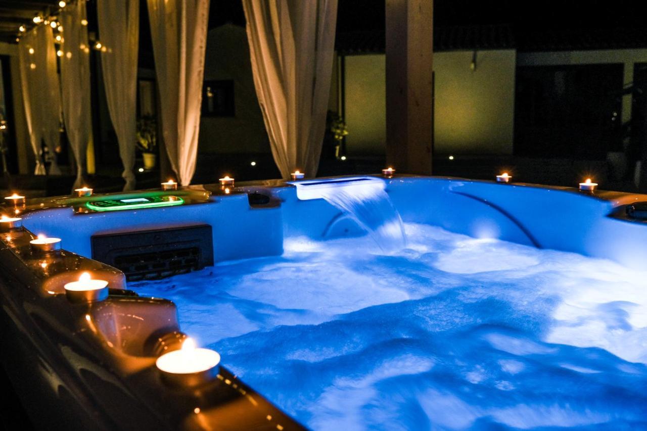 Suites By Aix Keys Avec Jacuzzi Privatif 5 Min Des Plages Fouras Saint-Laurent-de-la-Pree Exterior photo