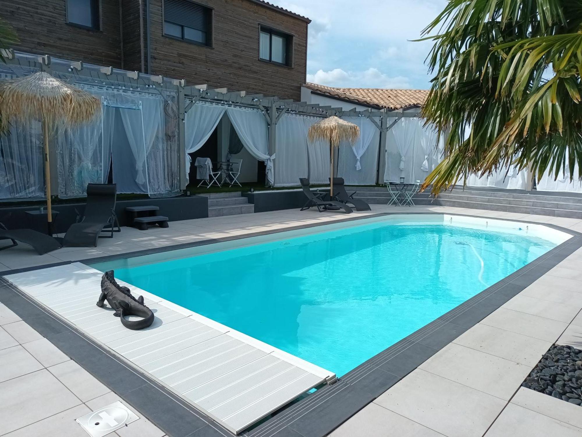 Suites By Aix Keys Avec Jacuzzi Privatif 5 Min Des Plages Fouras Saint-Laurent-de-la-Pree Exterior photo